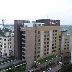 ***** Hotel Madin India