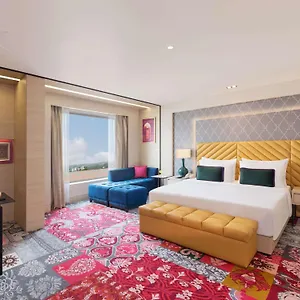 ***** Hotel Crystal Sarovar Premiere Agra India